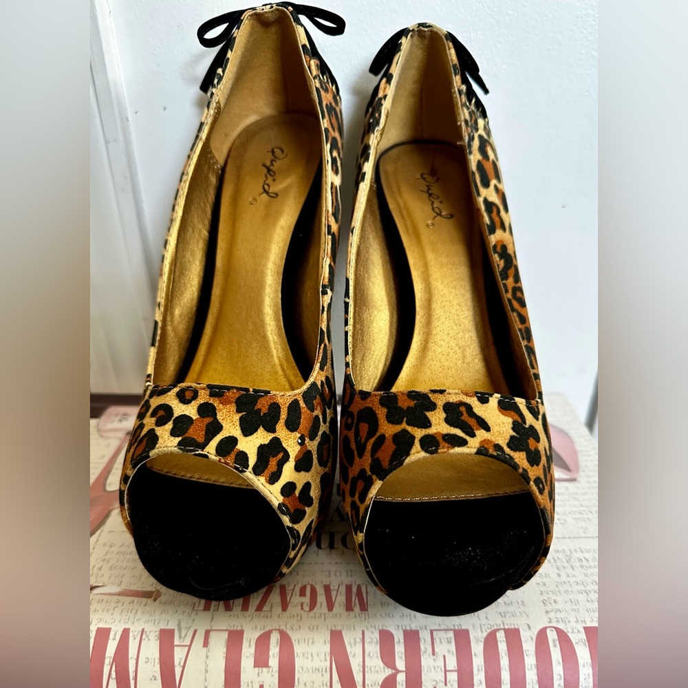 SEXY Animal Print Open Toe Pencil Thin Heels by Qupid Size 8